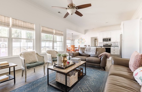 Mauldin Casa | Brand new house. Pet friendly. King bed. Mauldin Simpsonville. 2 car garage.