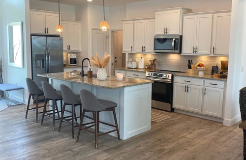 Long Meadow Casa | Brand New House Private Resort Style.