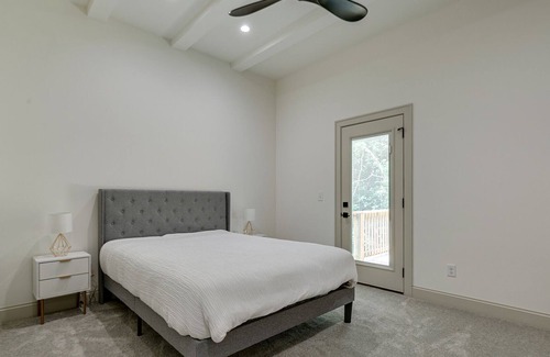 Estill Springs Casa | Brand New House on the Lake behind Boat Ramp! Bring Your Boat! Sleeps 16!