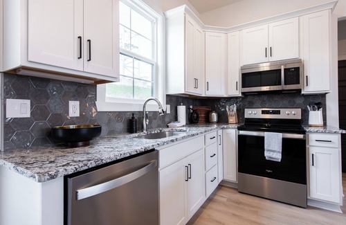 Jeffersonville Casa | Brand New House! Prime Location!