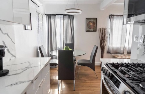 NoHo Arts District Apartamento | BRAND-NEW INTERIOR 2BR APARTMENT COMPLETED RENOVATED/REMODELED IN 2022 with LARGE PRIVATE FENCED PATIO and PARKING (p59)