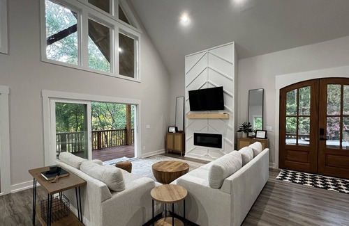 Quail Ridge Casa | Brand New Lake Front Home in the PERFECT Location