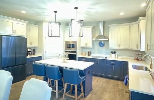 Gainesville Casa | Brand New Lake House w/Jacuzzi-Jet Skis-Pontoon!!