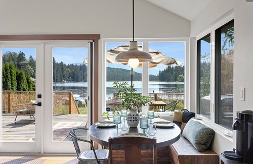 Black Diamond Cabina | Brand-new, lakeside cabin, 1 hour from Seattle.