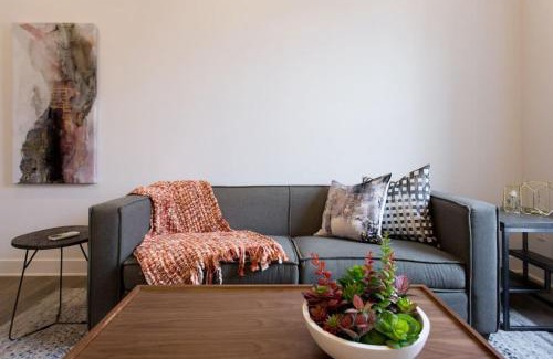 Mile End Apartamento | Brand New Light filled Mile End Flat by Denstays