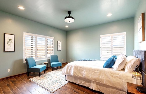 Taos Casa | Brand New Listing! Summer stays available! Luxury Taos Home with Mountain Views