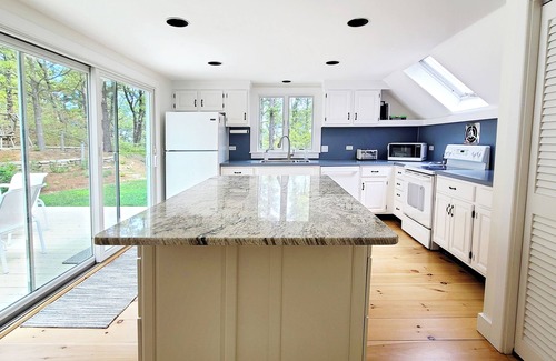 Truro Casa | BRAND NEW LISTING! Immaculate 4BD--A/C, Deck, Outdoor Shower, Only 0.2 Mi to Ballston Beach--1-Min Bike Ride!