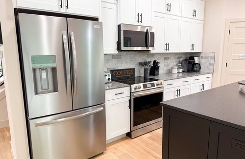 Bella Vista Casa | Brand New Lux Mountain Trails Retreat+ 3BR 3BA