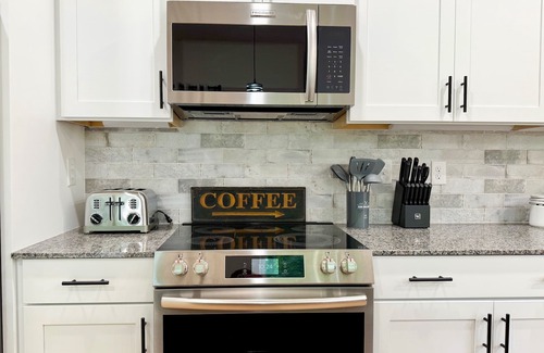 Bella Vista Casa | Brand New Lux Mountain Trails Retreat+ 3BR 3BA