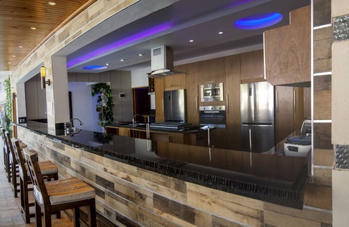 Villas Ana Maria Villa | ¡Nueva villa de lujo 14BD Party, a pasos de clubes / playas!