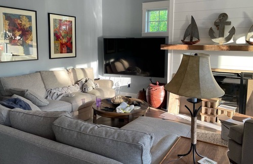 Maple City Cabaña | Brand New Luxury 2 Story Lakefront Cottage