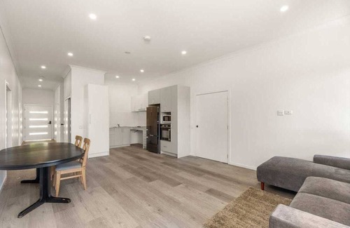 Goodna Casa | Brand New Luxury 3 bedroom villa / 3 ensuite - bathroom / Free Wifi