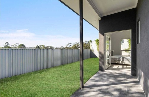 Goodna Casa | Brand New Luxury 3 bedroom villa / 3 ensuite - bathroom / Free Wifi
