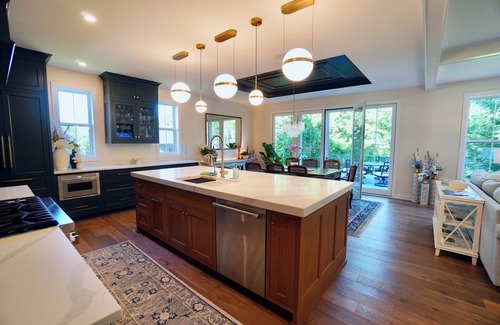 Wayzata Casa | Brand New!! Luxury 5BR House in Heart of Charming Downtown Wayzata