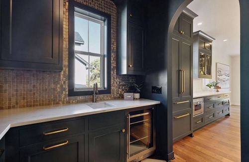 Wayzata Casa | Brand New!! Luxury 5BR House in Heart of Charming Downtown Wayzata