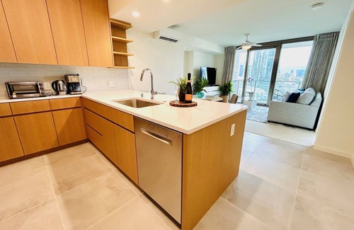 Ala Moana Condominio | "BRAND NEW LUXURY CONDO 2BR/2BA/2PKG AT SKY ALA MOANA"