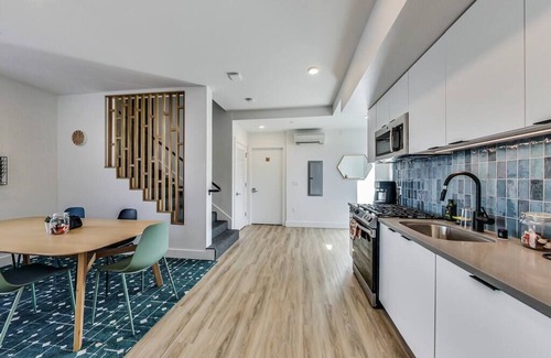 Hoover - Foster Apartamento | Brand New Luxury Fully Furnished Studio Suite!