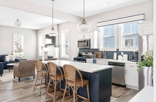 Northeast South Bend Casa | Brand New Luxury Home less than a mile from Notre Dame