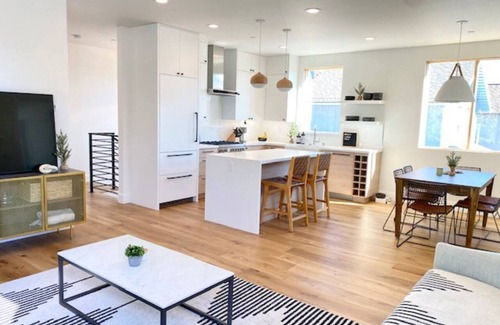 Capitola Casa | Brand New Luxury Home - Steps from Capitola Beach!