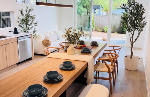 Victory Heights Casa | Brand New 4BR Luxury Seattle Retreat