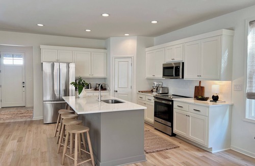 Oxford Casa | Brand New Luxury Townhome 2 Miles from The Square!