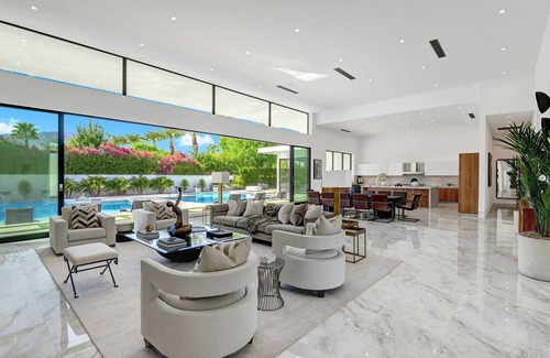 Magnesia Falls Cove Casa | Brand New Luxury Vacation Rental, Private Resort Style Pool & Spa 1