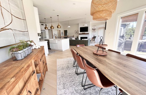 Timiskaming District Cabaña | Brand new luxury waterfront cottage