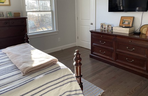 Mystic - New London Casa | Brand New Masons Island home by the water