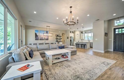 Canyon Lake Casa | Brand New Modern Canyon Lake Escape with Fire Pit!