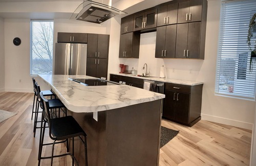 Columbia Condominio | Brand New Modern Downtown Condo designed by award-winning architect!