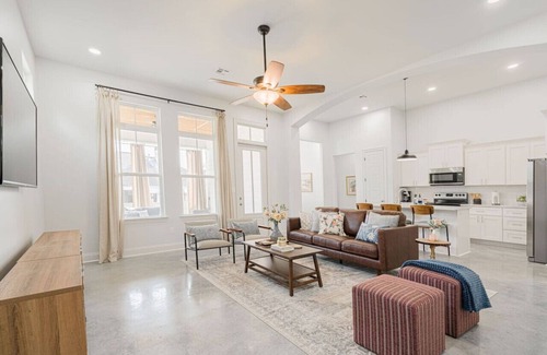 Lafayette Casa | Brand New, Modern home In The Heart Of Lafayette