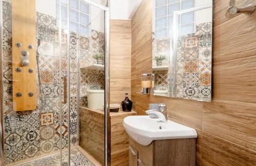 Petralona Apartamento | Brand New Modern Lux Apartment close to Historical Center!