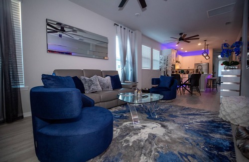 Colonialtown South Casa | Brand New Modern Pet Friendly Zen Home w/ Private Home Theater & Hot Tub! by RedAwning