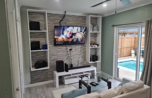 Gambier Apartamento | Brand New, Modern Style 1 BED 1 BATH Cottage, [Gated Compound].