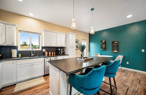 Pagosa Highlands Casa | Brand-new, modern home with great kitchen - near town, golf & hot springs