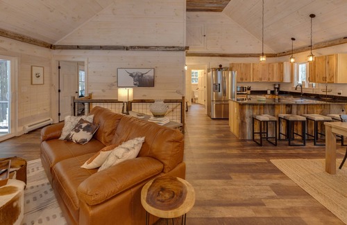 Campton Casa | Brand new mountain home with rustic charm in the heart of the whites!