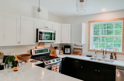 East Madison Casa | Brand new Mountain Side Family Retreat