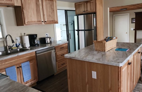 Cascade Cabina | Brand new-newly renovated cabin on 1/2 acre lot right on the Missouri River!