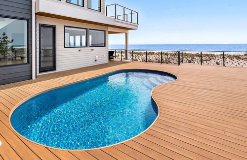 North Beach Casa | Brand New Oceanfront 6 Bdrm 4 en Suites with Pool 1053C North Beach