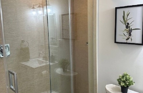 West Oak Trails Apartamento | Brand New Oakville Apartment Unit