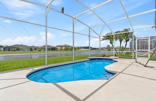 Crescent Lakes Casa | Brand "New" Oasis Smart TVs Pool Games 4 Beds
