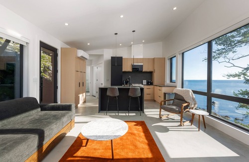 Halfmoon Bay Casa | Brand New Ocean Front Getaway Just Steps From The Ocean