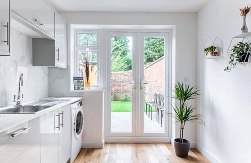 Oxford Casa | Brand New, Peaceful Headington Home & Free Parking