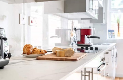 Oxford Casa | Brand New, Peaceful Headington Home & Free Parking