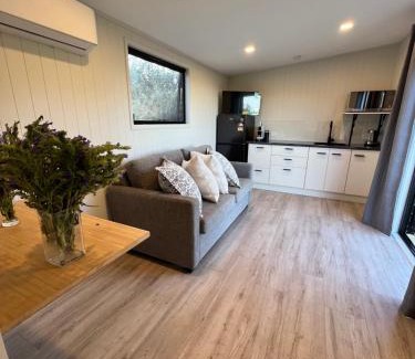 Hakaru Casa | BRAND NEW Perfect tiny home in Mangawhai