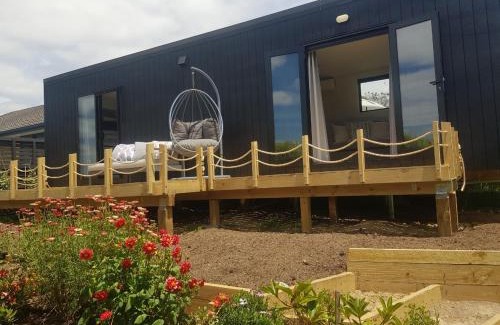 Hakaru Casa | BRAND NEW Perfect tiny home in Mangawhai