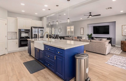 Pinal County Casa | Brand new pool, HUGE hot tub, foosball, BBQ, 4 bedroom, 3.5 bath