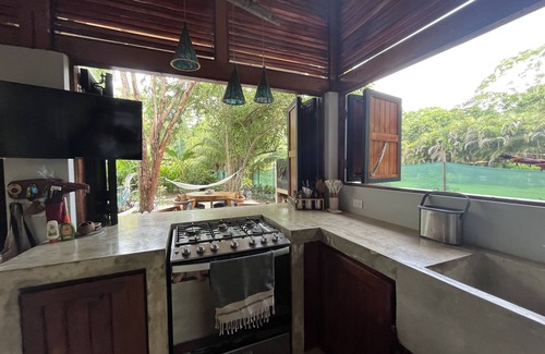 Cabuya Casa | New, Private Beach House with garden 200 m from the beach