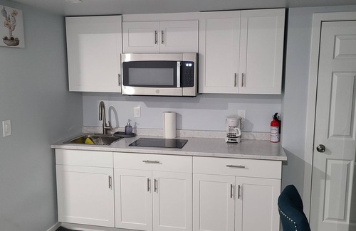St. James Casa | Brand New Private Entrance Suite in Airport Area