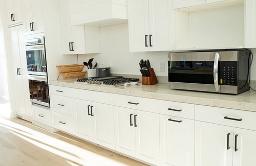 Washington Casa | Brand New Private Villa with Pool + Casita